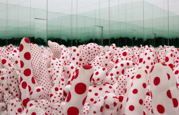 artistas-contemporaneos-yayoi-kusama.jpg